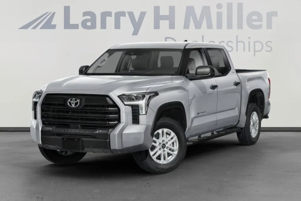 2025 Toyota Tundra SR5 CrewMax photo 1