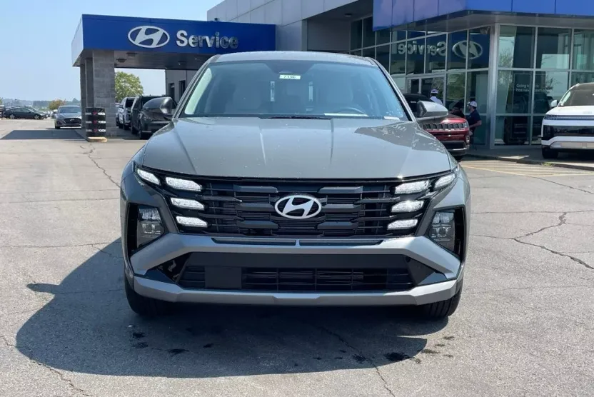 2026 Hyundai Tucson SE photo 1
