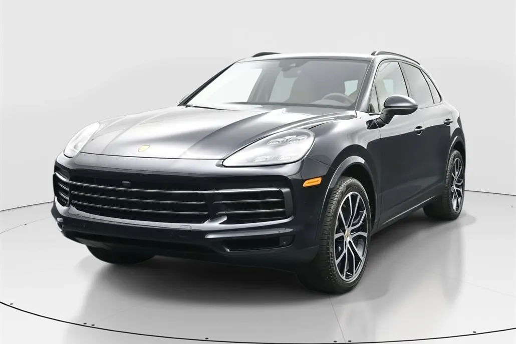 2023 Porsche Cayenne S Platinum Edition photo 1