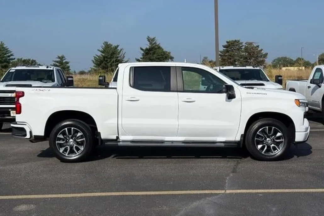 2024 Chevrolet Silverado 1500 RST photo 1