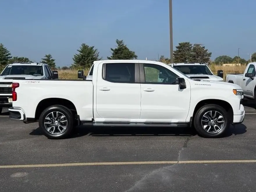 2024 Chevrolet Silverado 1500 RST photo 1