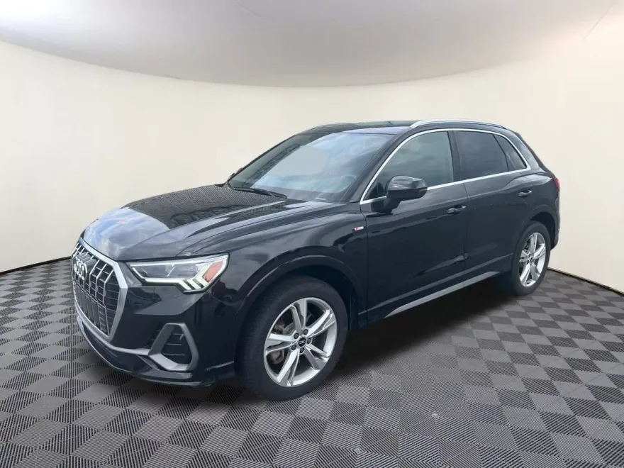 2022 Audi Q3 S line Premium Plus photo 1