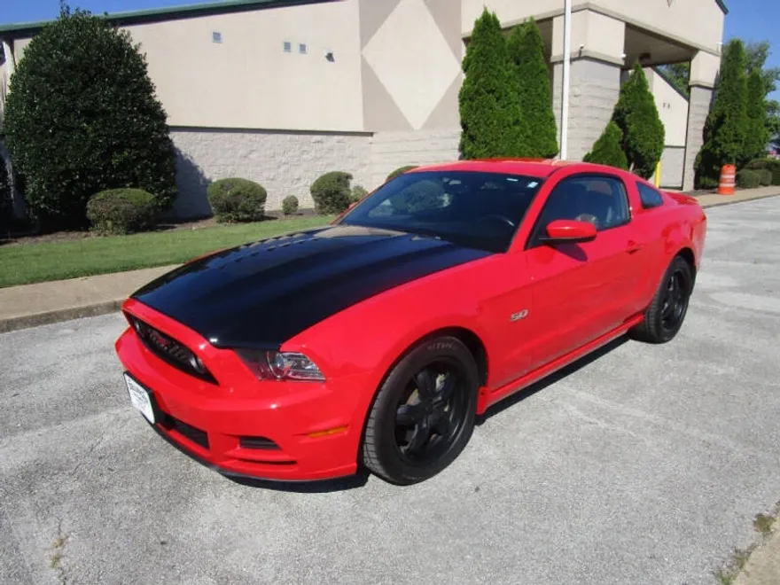 2013 Ford Mustang GT Premium photo 1