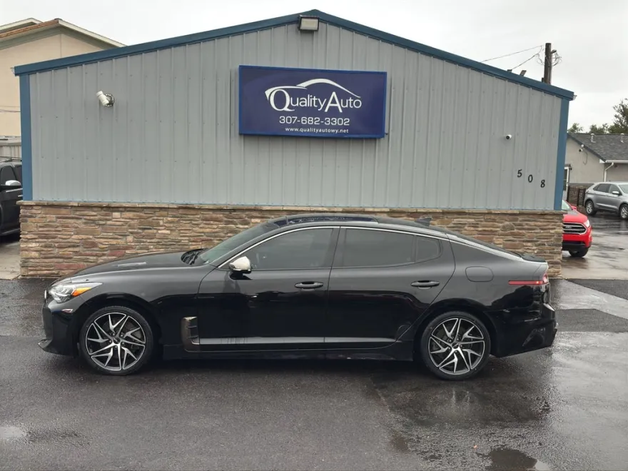 2023 Kia Stinger GT-Line photo 1