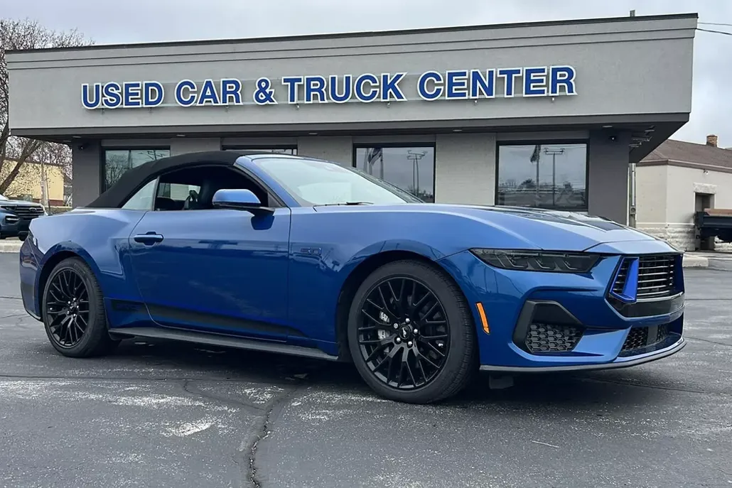 2024 Ford Mustang GT Premium Convertible photo 1