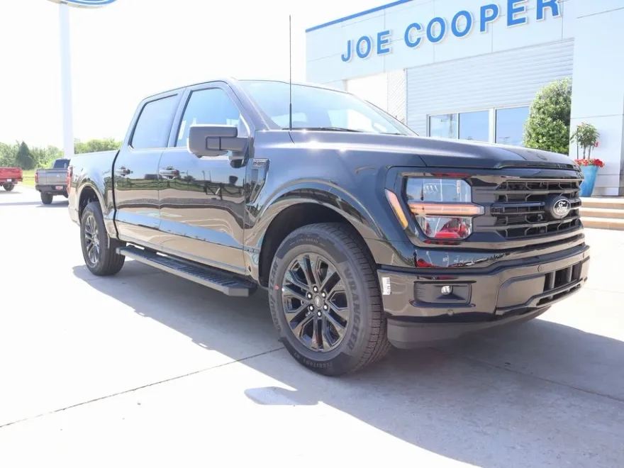 2025 Ford F-150 XLT photo 1