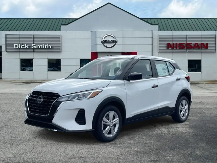 2025 Nissan Kicks Play S photo 1