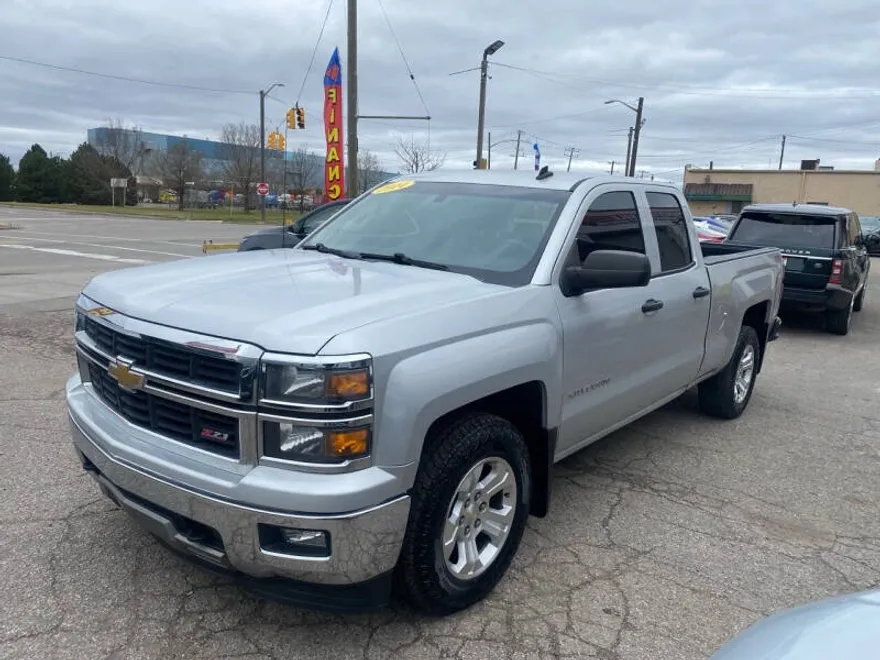 2014 Chevrolet Silverado LT photo 1