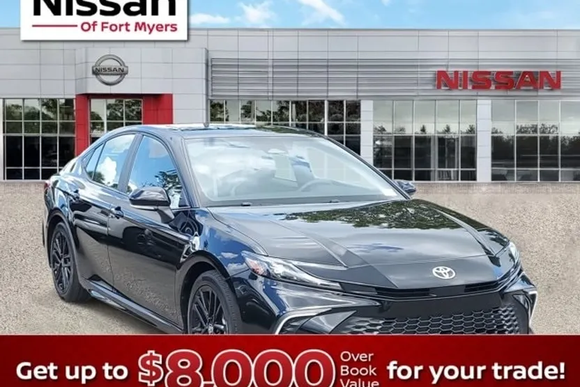 2025 Toyota Camry LE photo 1