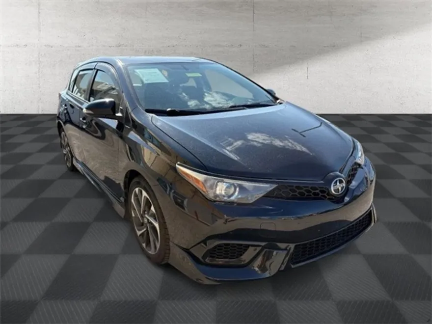 2016 Scion iM Base photo 1