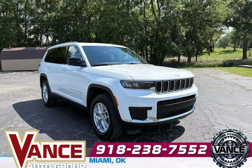 2025 Jeep Grand Cherokee Laredo photo 1