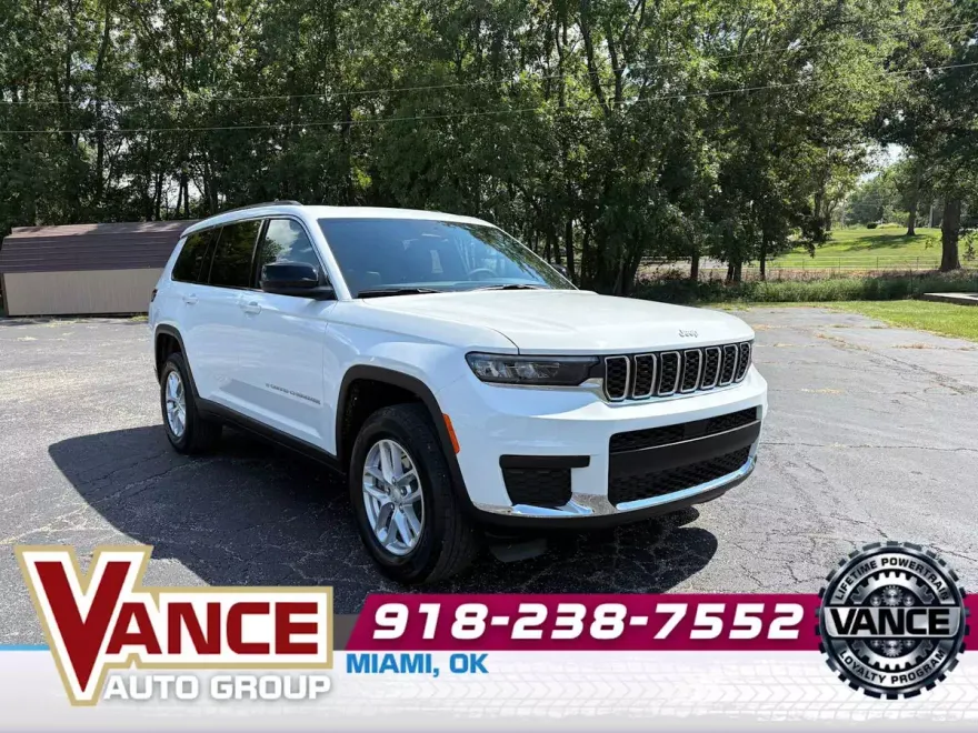 2025 Jeep Grand Cherokee Laredo photo 1