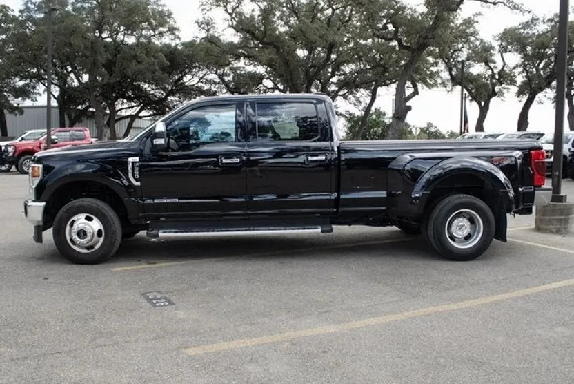 2022 Ford F-350 photo 1