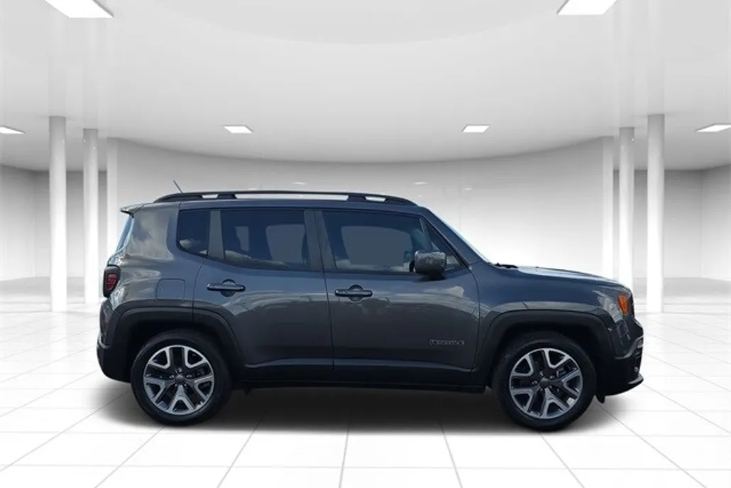 2017 Jeep Renegade Latitude North Edition photo 1
