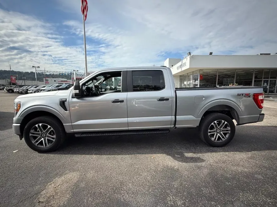 2022 Ford F-150 XL photo 1