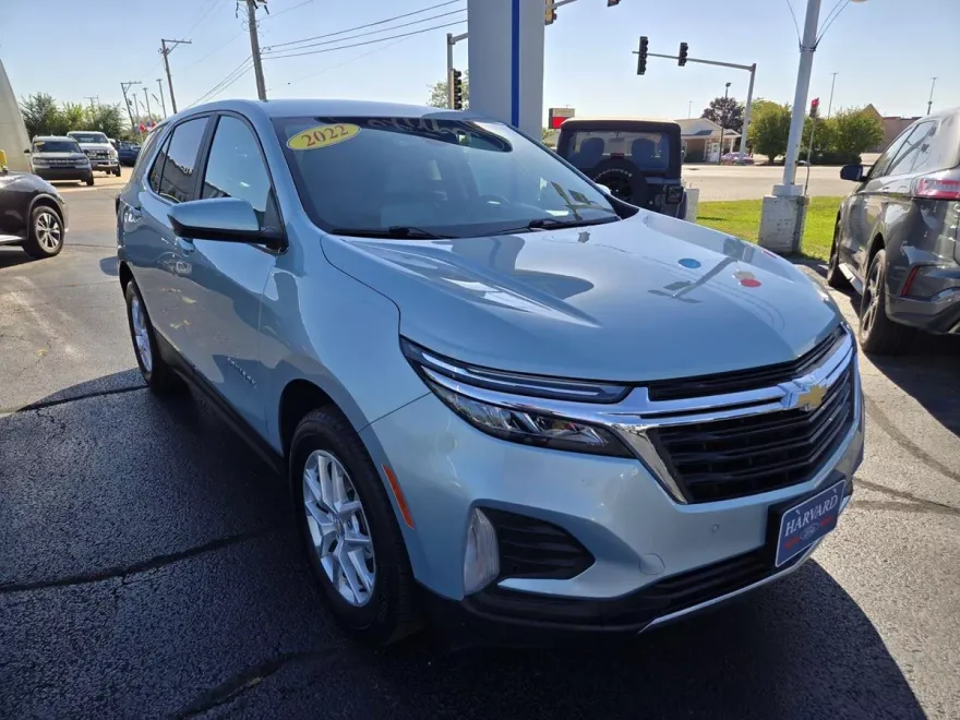 2022 Chevrolet Equinox LT photo 1
