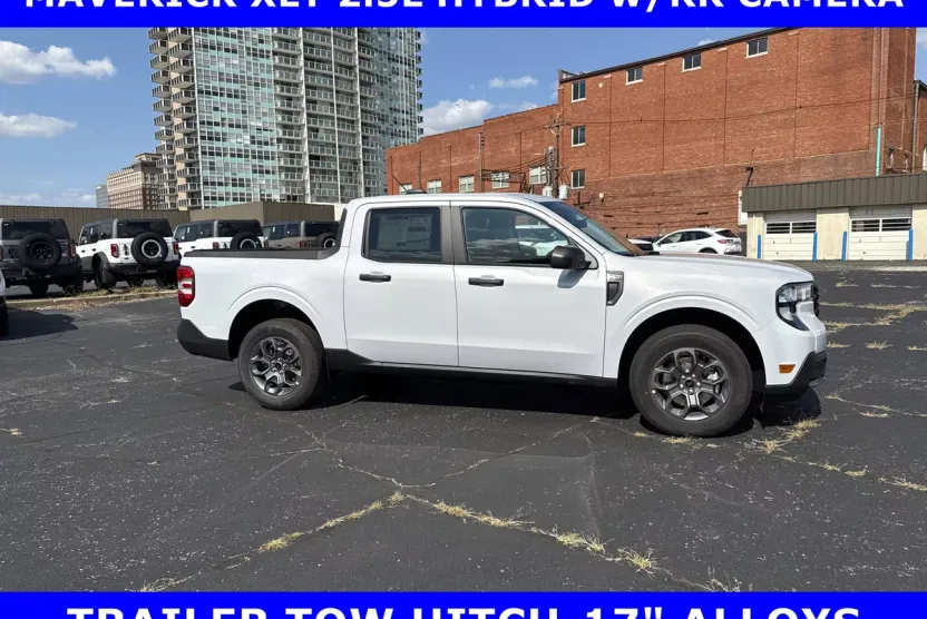 2025 Ford Maverick XLT photo 1