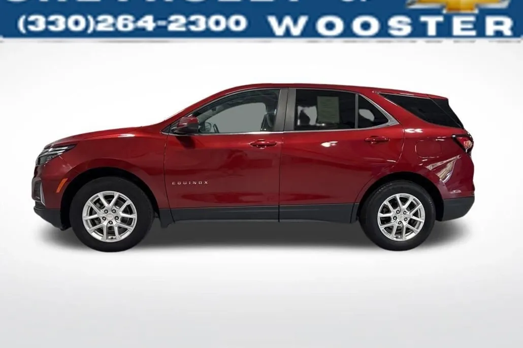 2023 Chevrolet Equinox LT photo 1