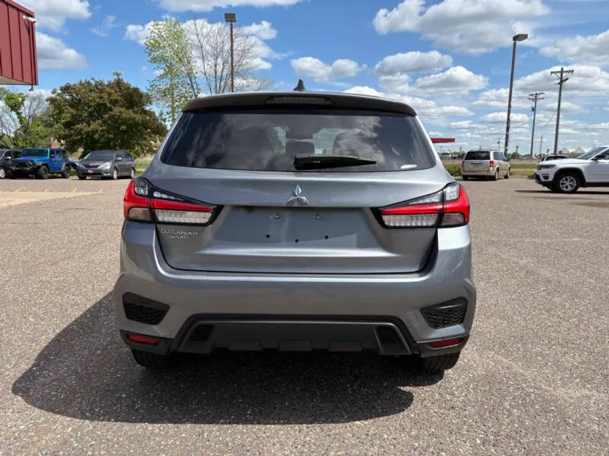 2021 Mitsubishi Outlander Sport SE photo 1