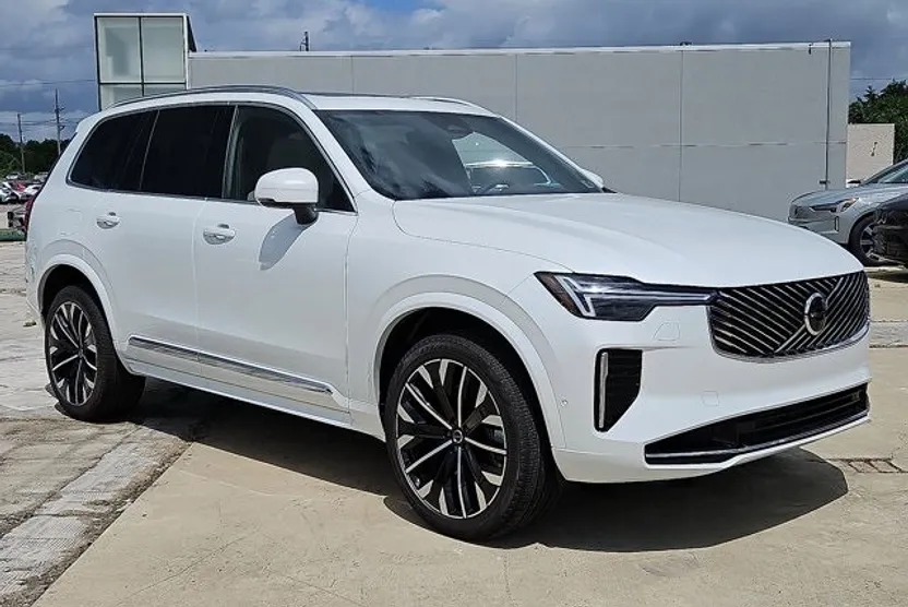 2026 Volvo XC90 Plus T8 AWD photo 1