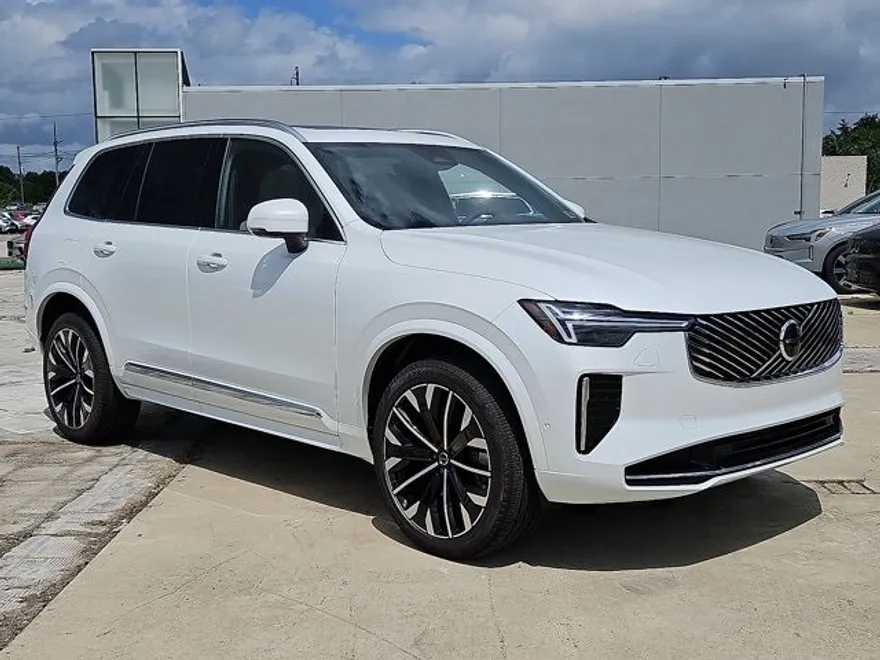 2026 Volvo XC90 Plus T8 AWD photo 1