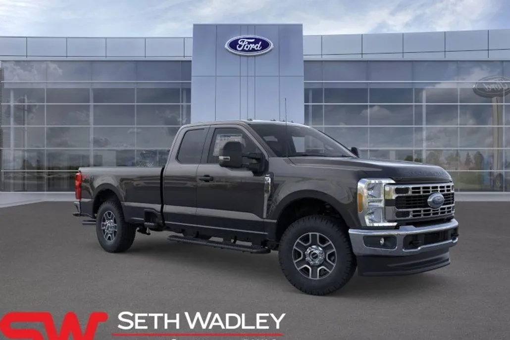 2025 Ford F-350 photo 1