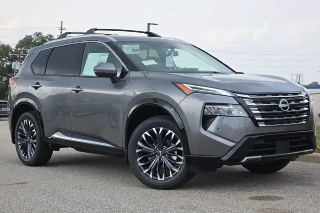 2026 Nissan Rogue Platinum photo 1