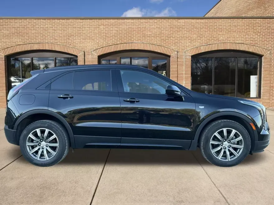 2019 Cadillac XT4 Sport photo 1