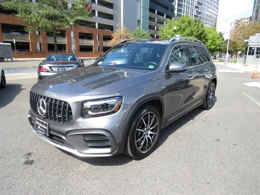 2025 Mercedes Benz GLB AMG 35 4MATIC photo 1
