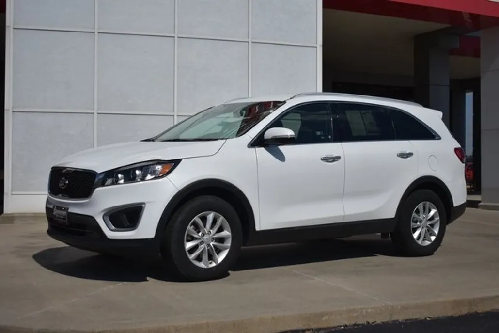 2017 Kia Sorento LX photo 1