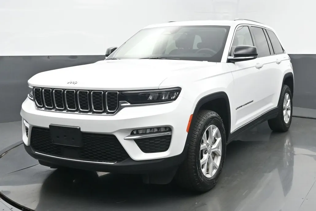 2023 Jeep Grand Cherokee Limited photo 1