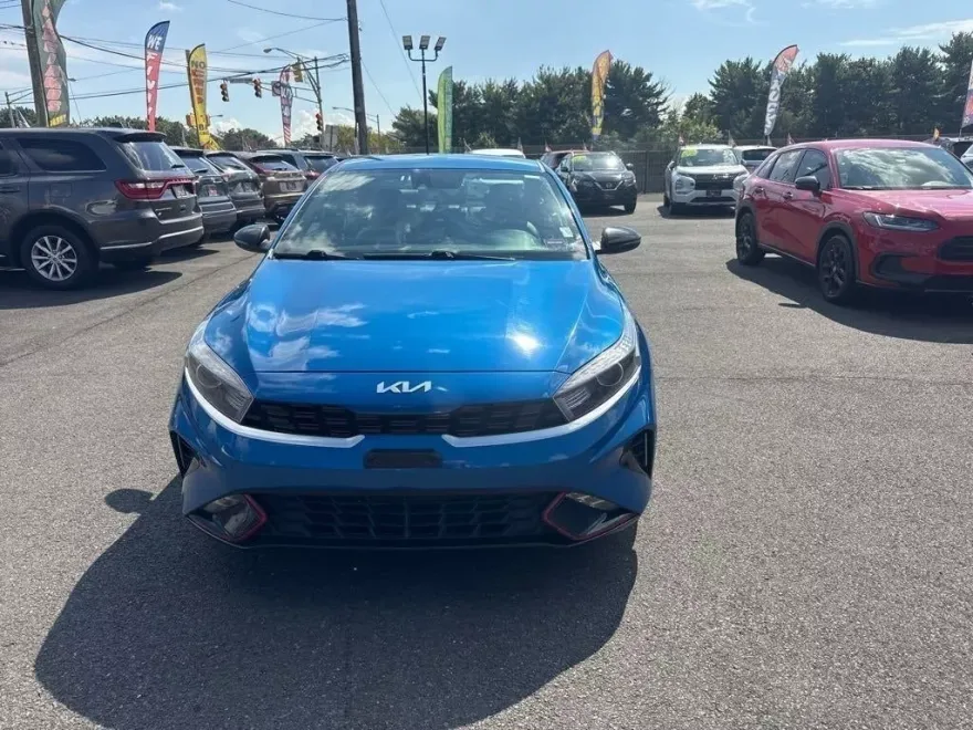 2023 Kia Forte GT-Line photo 1