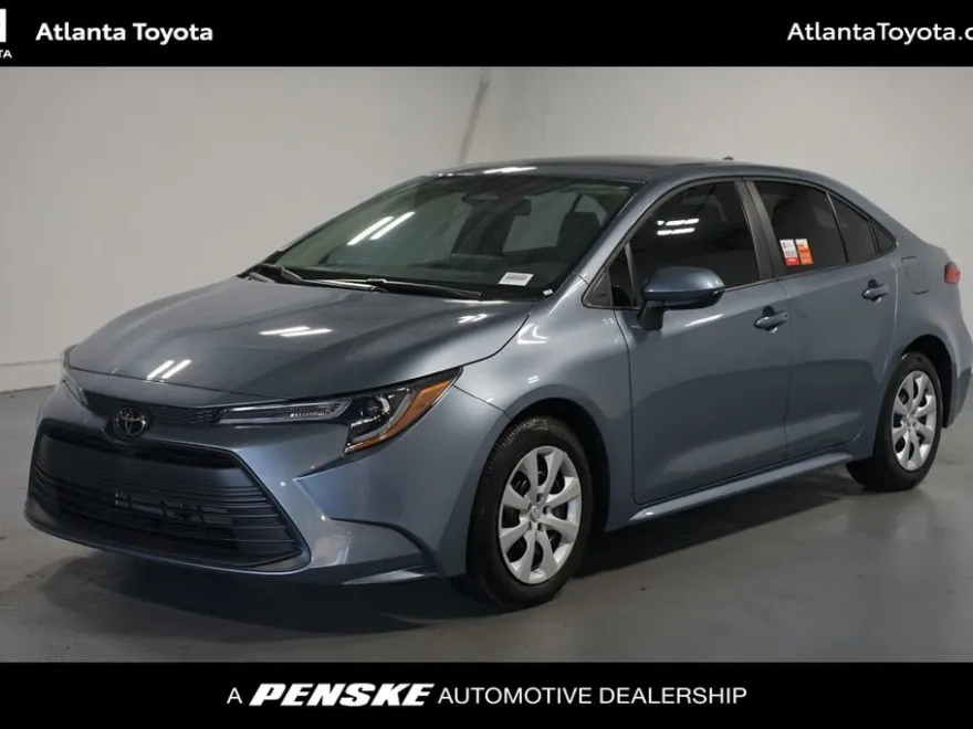2024 Toyota Corolla LE photo 1