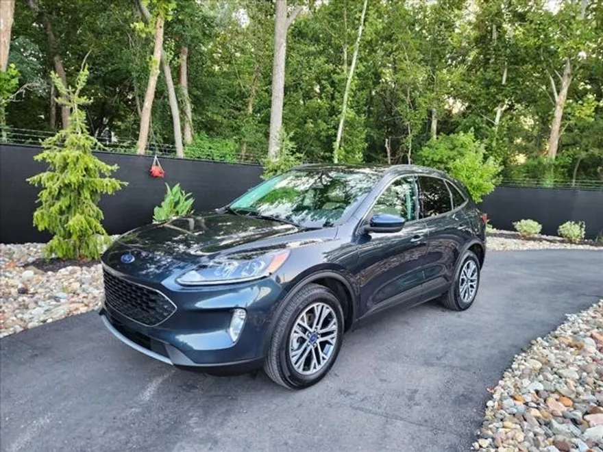 2022 Ford Escape SEL photo 1