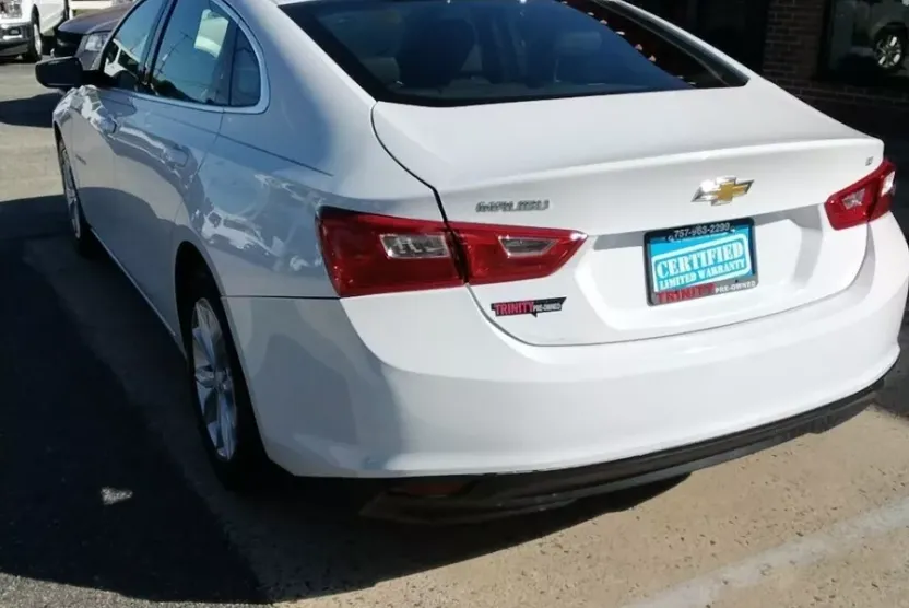 2023 Chevrolet Malibu 1LT photo 1