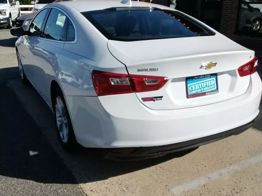 2023 Chevrolet Malibu 1LT photo 1