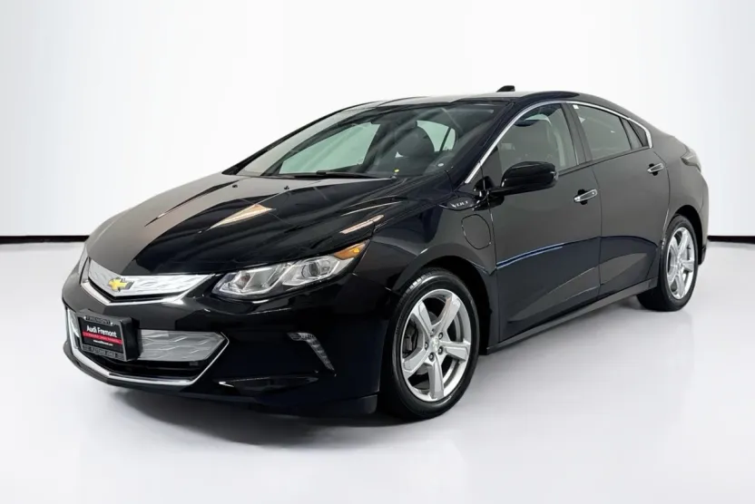 2019 Chevrolet Volt LT photo 1