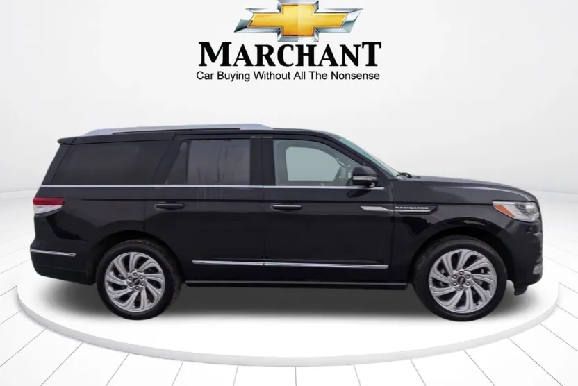 2024 Lincoln Navigator Premiere photo 1