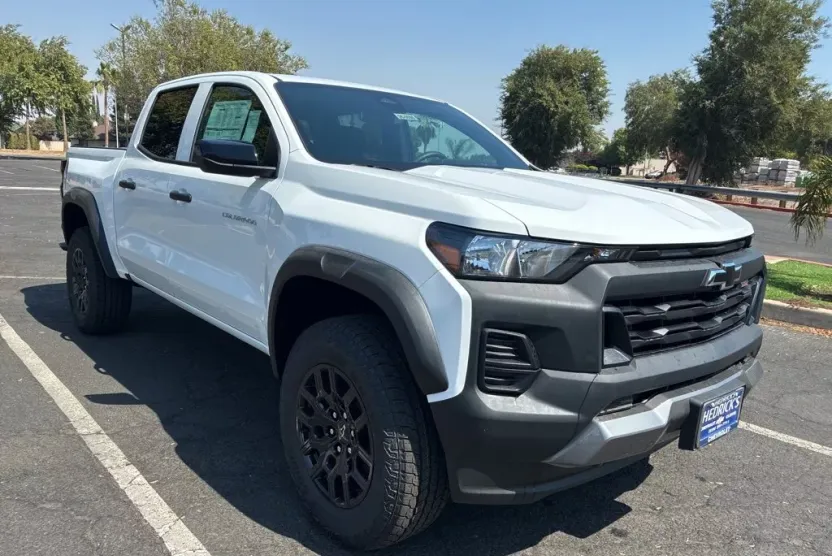 2026 Chevrolet Colorado Trail Boss photo 1