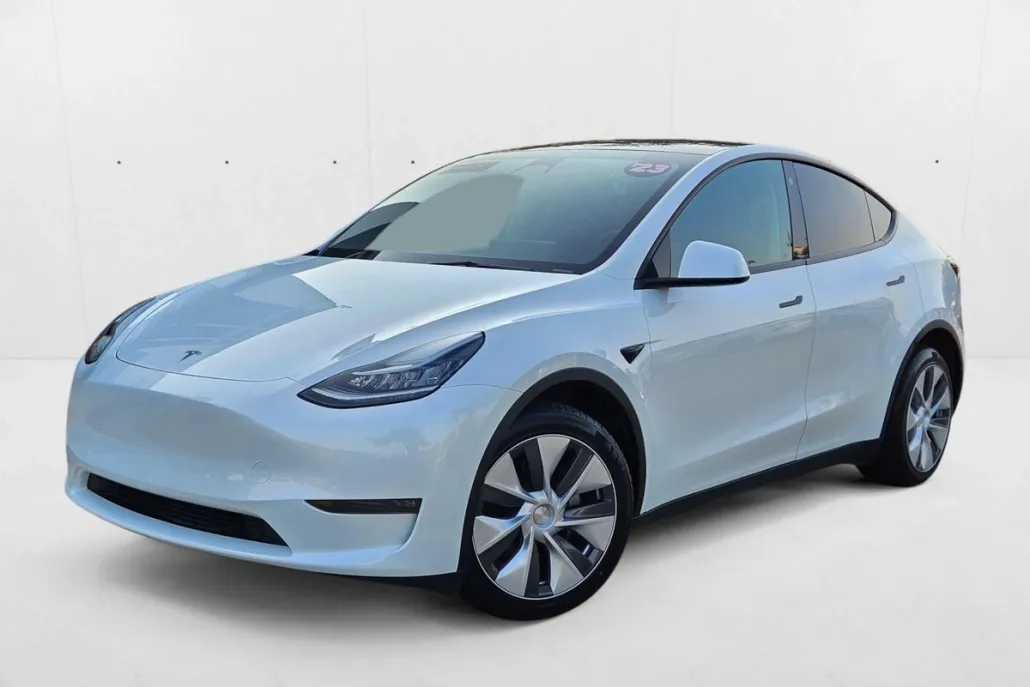 2023 Tesla Model Y Long Range photo 1