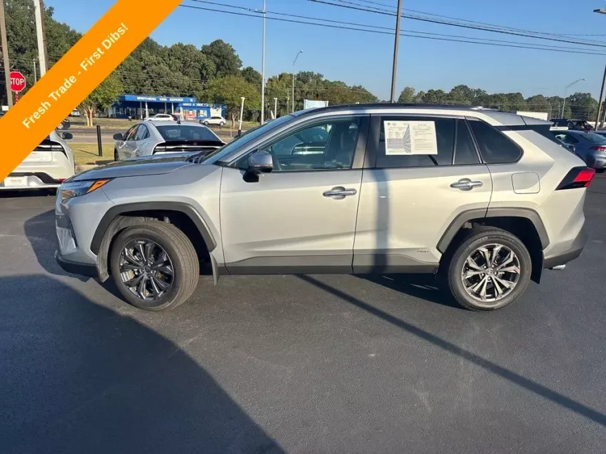 2024 Toyota RAV4 Hybrid Limited photo 1