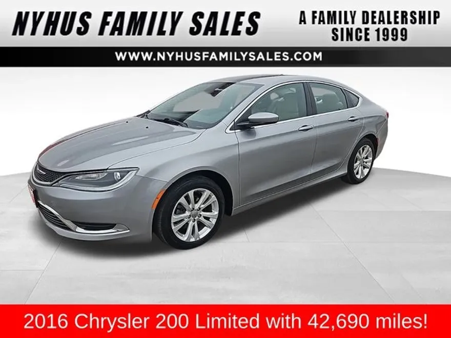2016 Chrysler 200 Limited photo 1