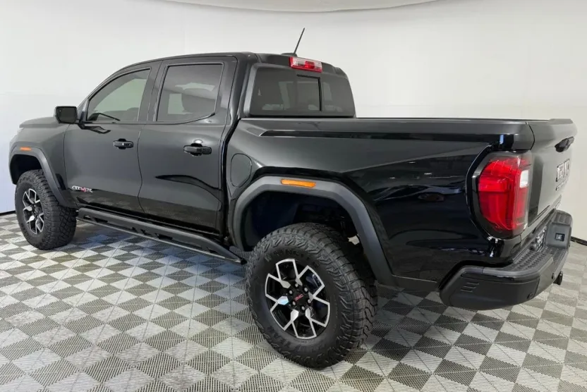 2025 Gmc Canyon AT4 photo 1