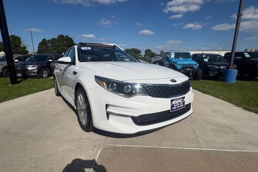 2016 Kia Optima EX photo 1