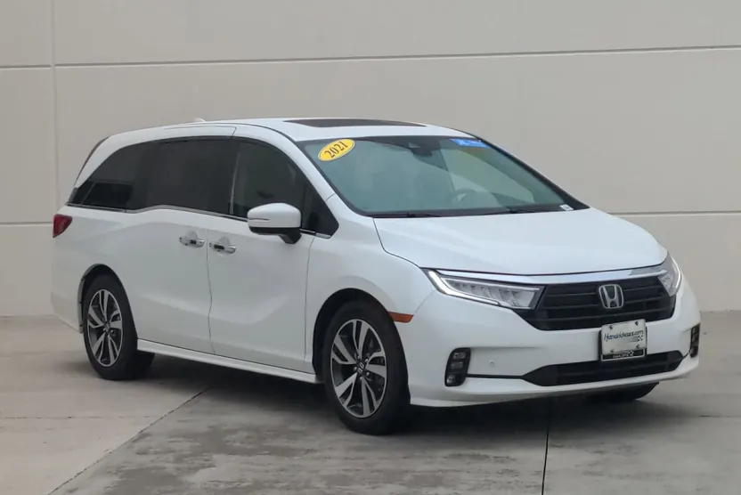 2021 Honda Odyssey Touring photo 1