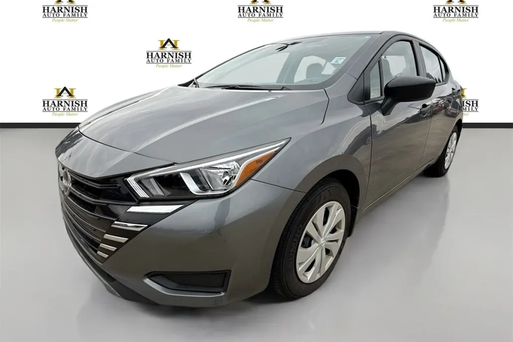 2024 Nissan Versa 1.6 S photo 1