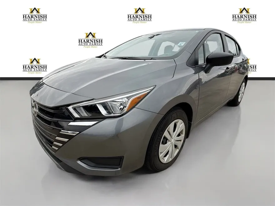 2024 Nissan Versa 1.6 S photo 1