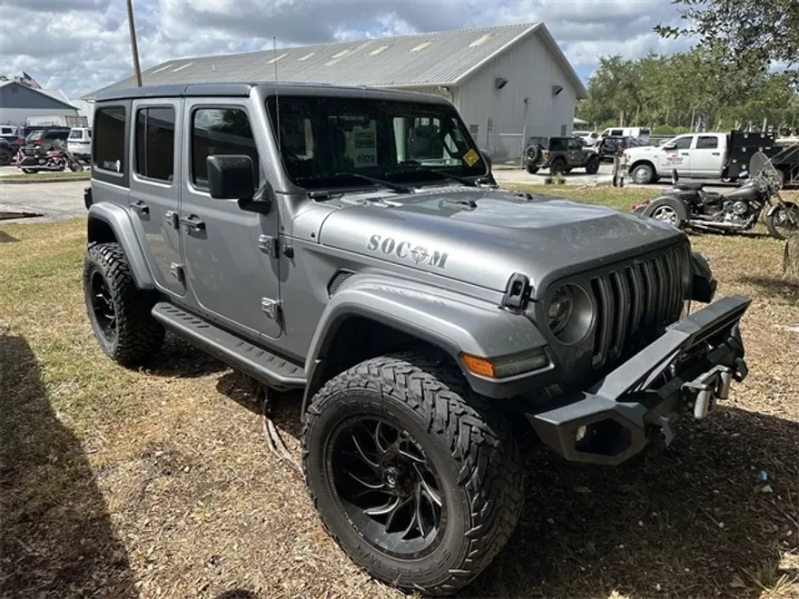 2020 Jeep Wrangler Unlimited Sahara photo 1
