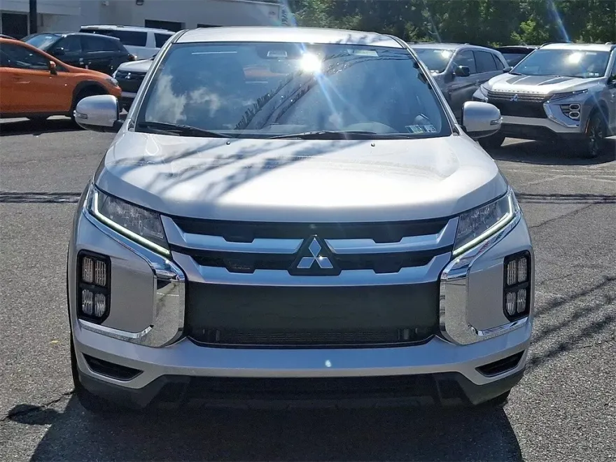 2025 Mitsubishi Outlander Sport SE photo 1