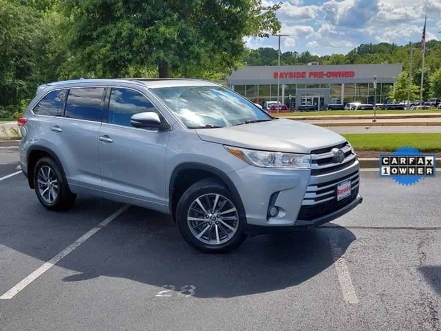 2017 Toyota Highlander XLE photo 1